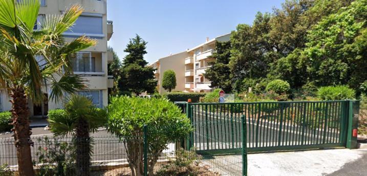 Joli Studio A Front De Mer Saint-Raphaël Exterior foto